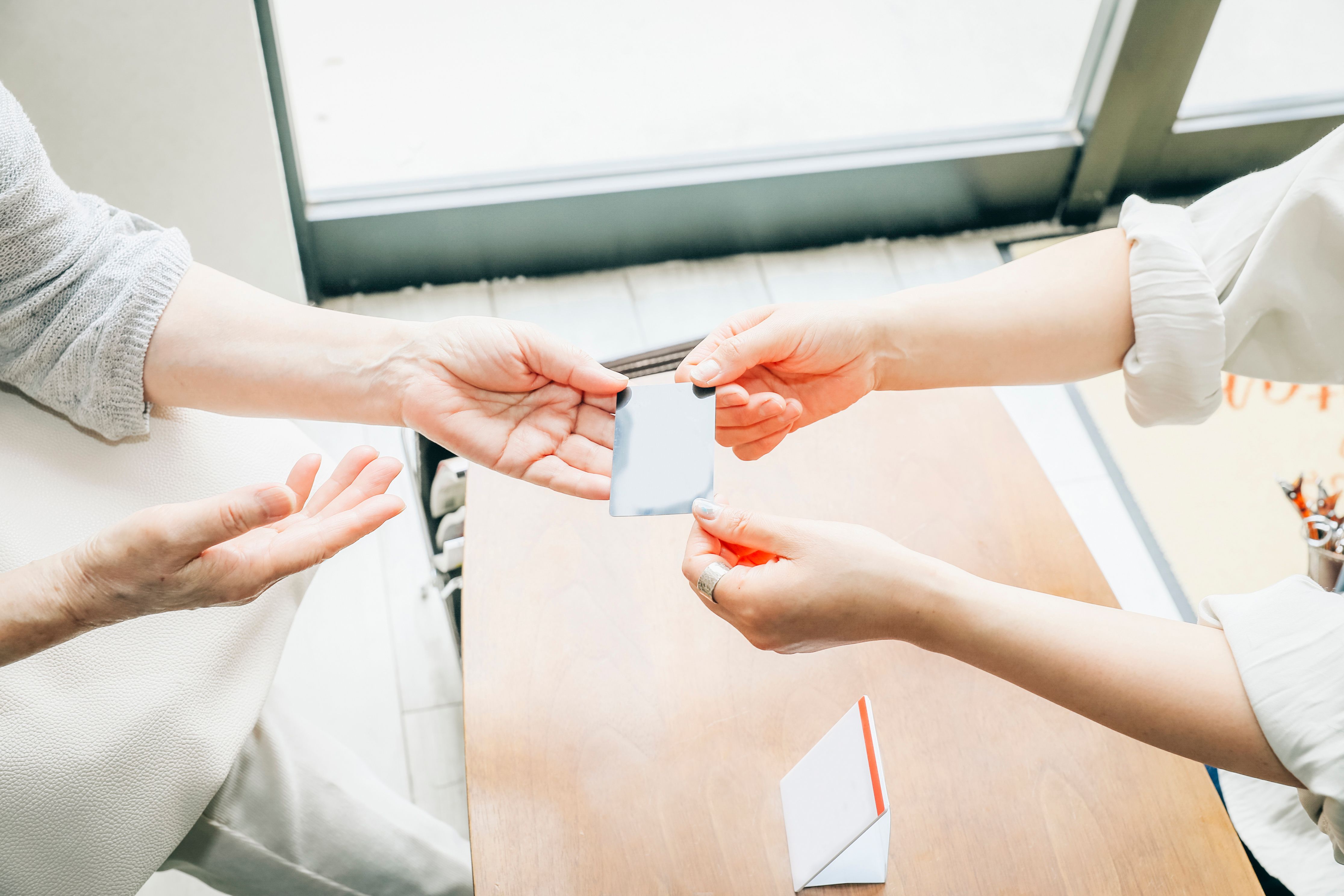 column article cover image for 1店舗から導入可能！プリペイドカードの作り方は？決済の仕組みやメリットデメリットを解説